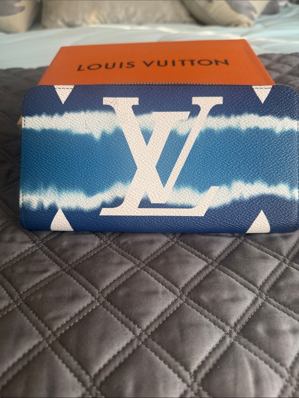 Louis Vuitton Blue and White Wave Zip Wallet